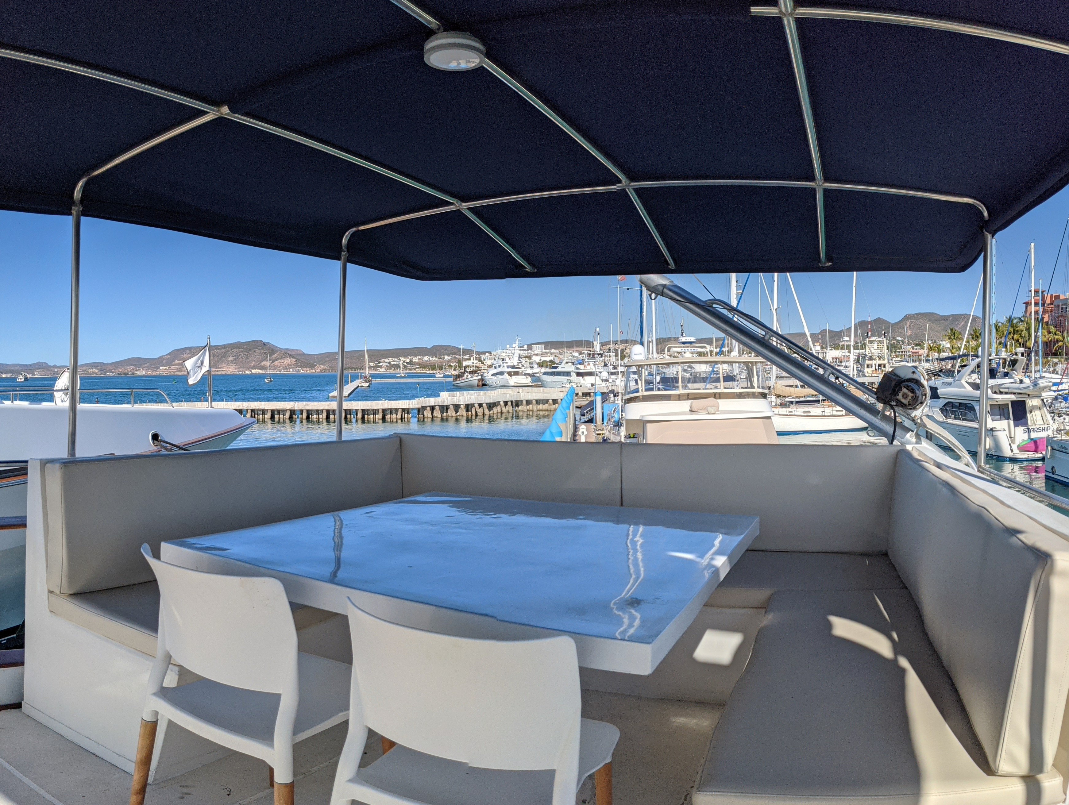 Terraza / comedor exterior